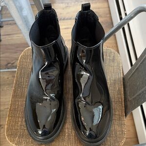 AGL women’s Glossy Black Boots